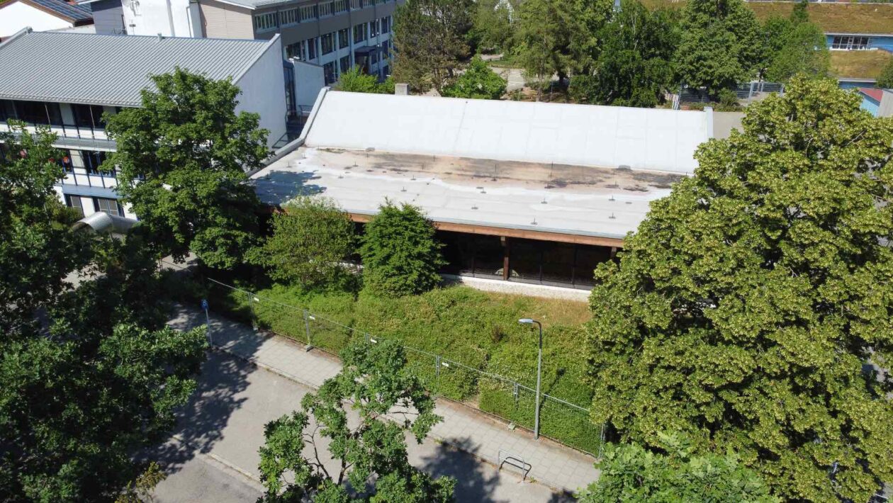 Alte Schulturnhalle in Neukeferloh bleibt vorerst erhalten
