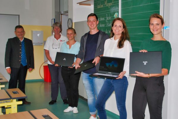 Laptops für die Grundschule Neukeferloh