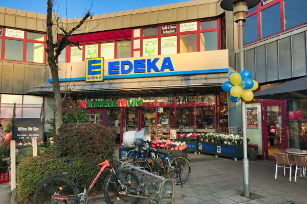 EDEKA_Neueröffnung Eingang