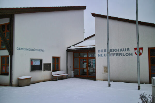 Bürgerhaus Neukeferloh im Winter