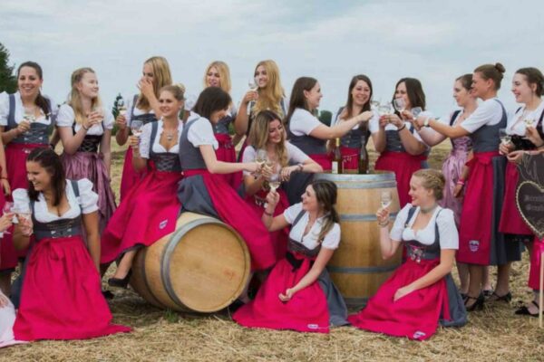 Weinfest 2025 mit der Dirndlschaft Grasbrunn