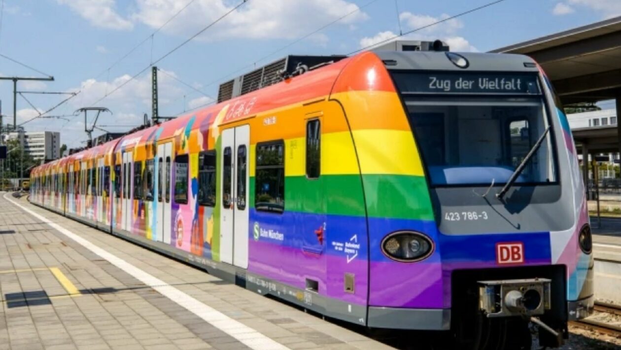 Neuer S-Bahn der Vielfalt wirbt für Toleranz