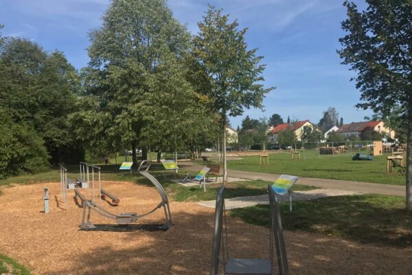 Vaterstettener Bewegungsparcours und Naturspielplatz eröffnet