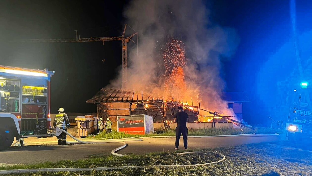 Großeinsatz der Feuerwehren: Brand in Scheune bei Münster
