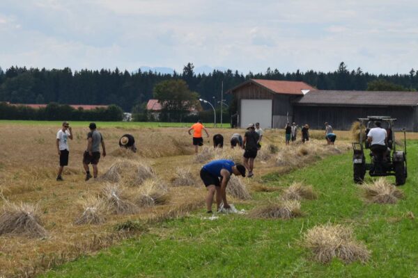 Harthausen hilft dem Berchtesgadener Land bei der Brauchtumspflege