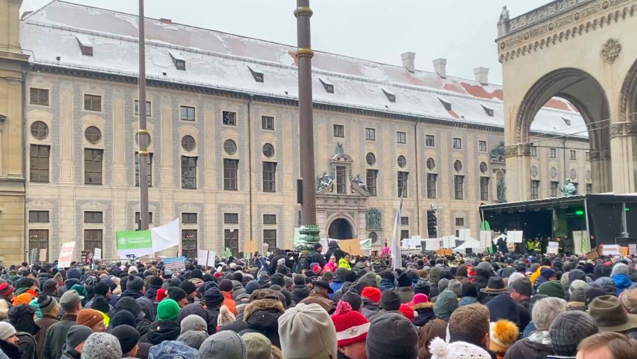 10.000 Menschen bei Protest-Kundgebung der Landwirte in München