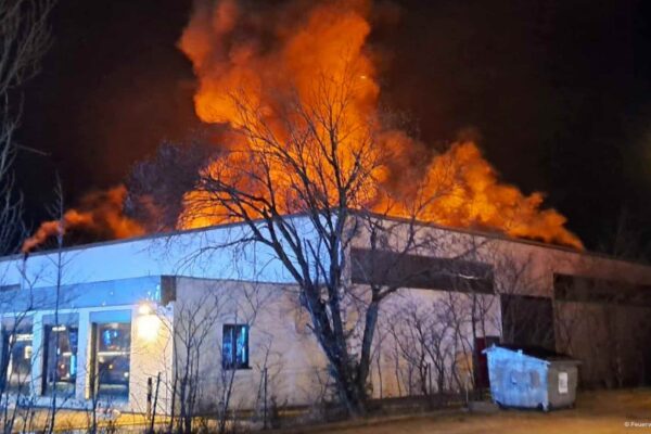 Putzbrunn: Großbrand in Lagerhalle