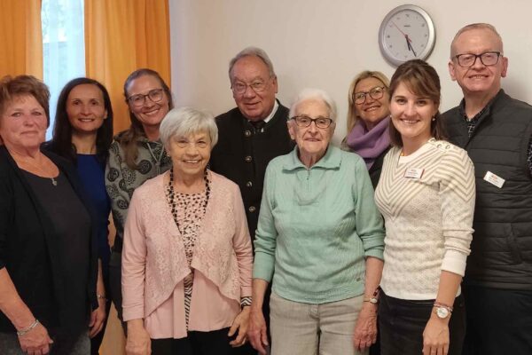 Seniorenheim "Am Wiesengrund" dankt ehrenamtlichen Mitarbeitern
