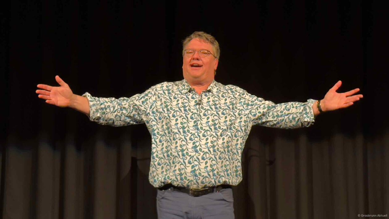Klartext mit Charme: Helmut Schleich begeistert in Neukeferloh