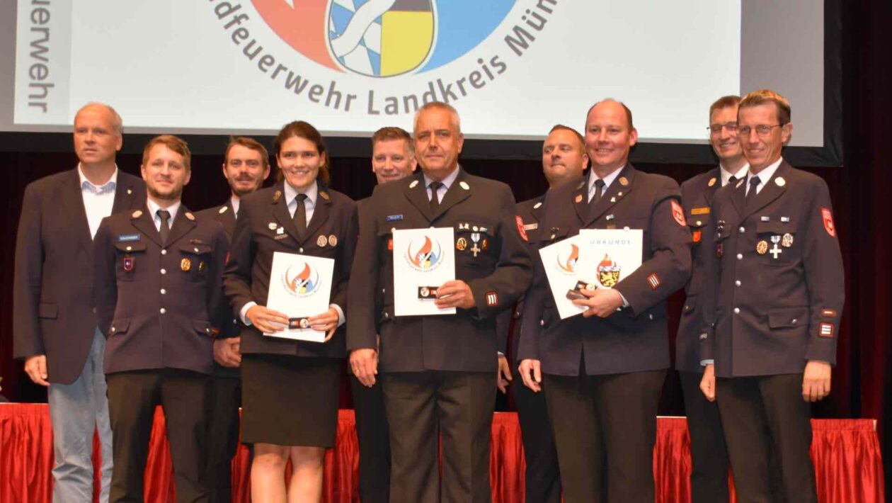 Feuerwehrler aus der Gemeinde Grasbrunn geehrt